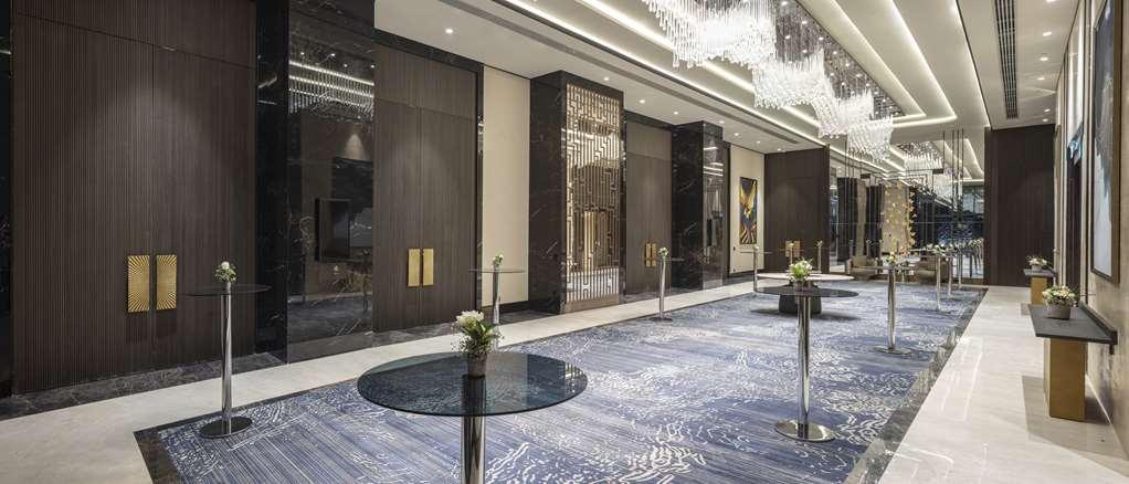 فندق Doubletree By Hilton سانليورفا المرافق الصورة