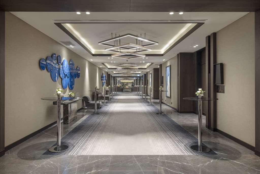 فندق Doubletree By Hilton سانليورفا المرافق الصورة
