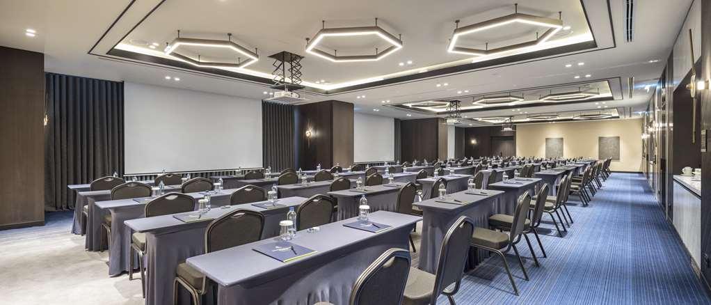 فندق Doubletree By Hilton سانليورفا المرافق الصورة