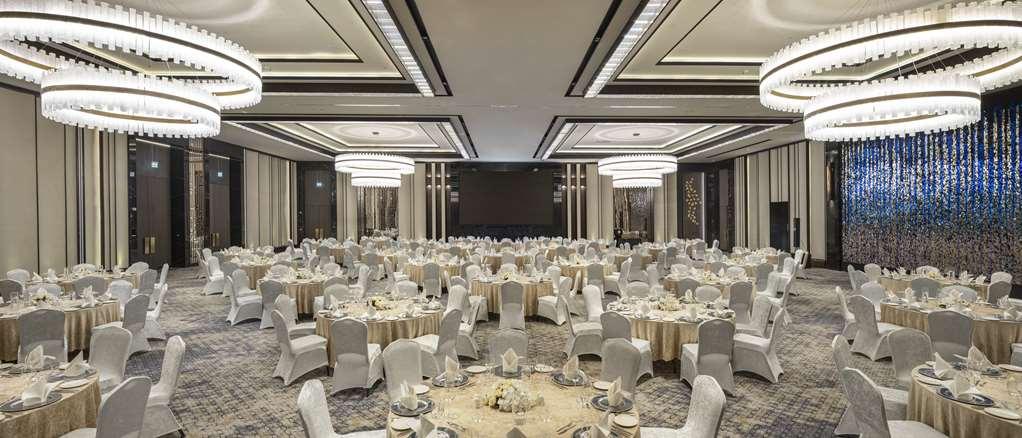 فندق Doubletree By Hilton سانليورفا المرافق الصورة