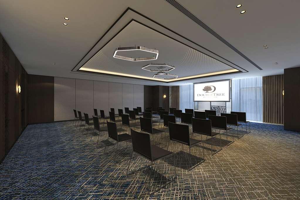 فندق Doubletree By Hilton سانليورفا المرافق الصورة
