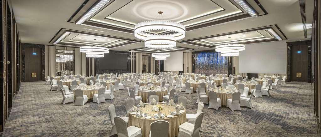 فندق Doubletree By Hilton سانليورفا المرافق الصورة