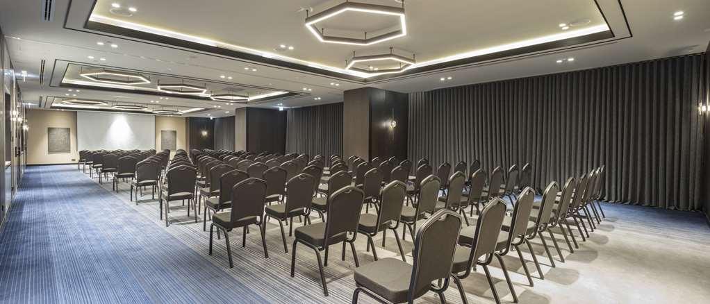 فندق Doubletree By Hilton سانليورفا المرافق الصورة